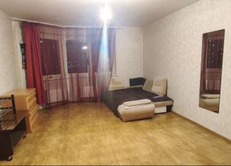 Сдам в аренду 2-комнатную квартиру, 66 м2, Москва, Синявинская улица, Молжаниновский район