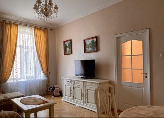 Сдается 2-ком. квартира, 75 м2, Санкт-Петербург, Кирочная улица, 8В, метро Чернышевская