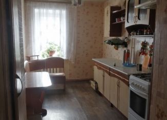 Продается 4-комнатная квартира, 80 м2, Вятские Поляны, Школьная улица, 82