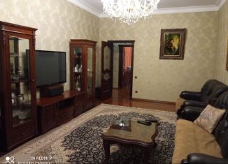 Трехкомнатная квартира в аренду, 120 м2, Дагестан, улица Мирзабекова, 33