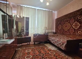 Продам двухкомнатную квартиру, 45 м2, Волгоградская область, проспект Дружбы, 95