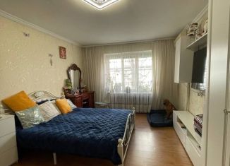 Продам трехкомнатную квартиру, 65.8 м2, Невинномысск, улица Калинина, 186
