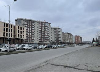 2-ком. квартира в аренду, 80 м2, Владикавказ, проспект Доватора, 85, 8-й микрорайон