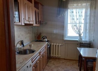 Сдам 3-ком. квартиру, 62 м2, Краснодар, Азовская улица, 3