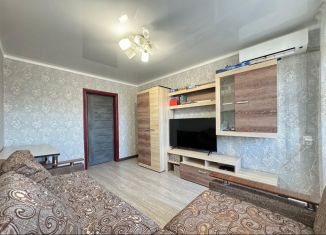 Продается трехкомнатная квартира, 56 м2, Нальчик, проспект Ленина, 45