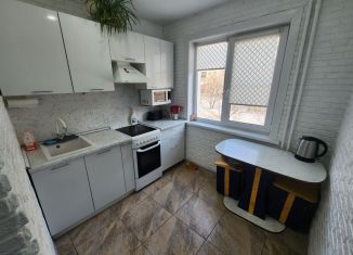 Продается 4-комнатная квартира, 58.8 м2, Иркутск, микрорайон Юбилейный, 106
