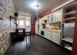 Продаю 2-комнатную квартиру, 64 м2, Краснодар, улица имени Жлобы, 145