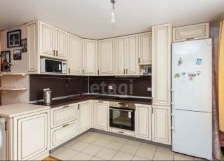 Продажа 3-комнатной квартиры, 55.3 м2, Тюменская область, улица Республики, 164