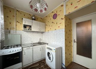 Продается трехкомнатная квартира, 60.8 м2, Санкт-Петербург, аллея Поликарпова, 5, метро Комендантский проспект