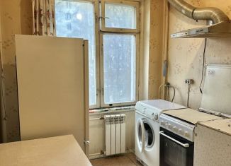 Сдаю 2-ком. квартиру, 45 м2, Москва, Каспийская улица, 30к4, метро Царицыно