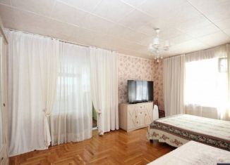 Продается 3-комнатная квартира, 67.5 м2, Кисловодск, улица Крылова, 12