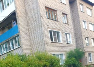 Сдается 2-комнатная квартира, 56 м2, Кирсанов, улица Мира, 16Б