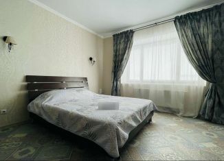 Сдается в аренду однокомнатная квартира, 50 м2, Тюменская область, Харьковская улица, 64