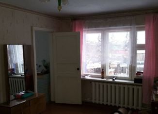 3-комнатная квартира на продажу, 51 м2, посёлок городского типа Красный Октябрь, улица Чкалова, 4
