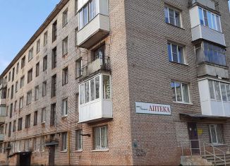 Продается 3-комнатная квартира, 51 м2, Бокситогорск, улица Вишнякова, 27