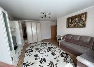 Продам 2-ком. квартиру, 54 м2, Киров, улица Карла Маркса, 33