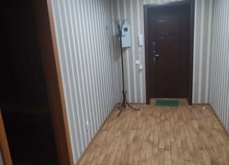 Трехкомнатная квартира в аренду, 80 м2, Семёнов, улица Осипенко
