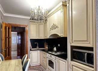 Продается трехкомнатная квартира, 72 м2, Каспийск, улица Байрамова, 29Ак1