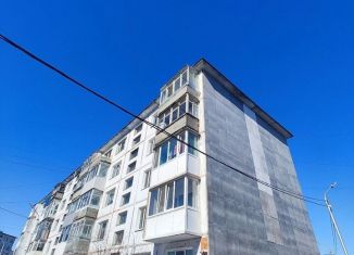 Продам двухкомнатную квартиру, 50.4 м2, Магаданская область, улица Набережная реки Магаданки, 73к2