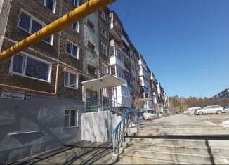 Продаю 2-ком. квартиру, 47.4 м2, поселок городского типа Рефтинский, улица Гагарина, 19