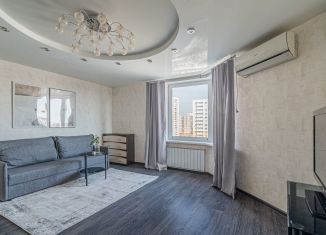 Сдается однокомнатная квартира, 62 м2, Екатеринбург, Рощинская улица, 41, метро Ботаническая
