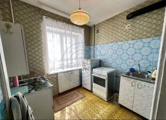 Продаю трехкомнатную квартиру, 43 м2, Волгоград, улица Маршала Ерёменко, 17