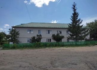 Трехкомнатная квартира на продажу, 49 м2, село Октябрьское, Комсомольская улица, 36