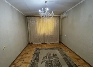 Продам 4-комнатную квартиру, 112 м2, Ставрополь, улица Маршала Жукова, 42, микрорайон № 6