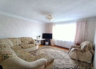 Продаю двухкомнатную квартиру, 65 м2, село Патруши, Советская улица, 104