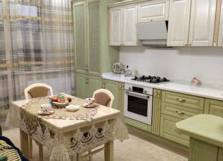 Продается двухкомнатная квартира, 74 м2, Таганрог, улица Сергея Шило, 261