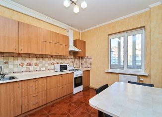 Продается 1-комнатная квартира, 40 м2, Краснодарский край, улица Фадеева, 427