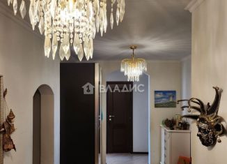 4-комнатная квартира на продажу, 110 м2, Московская область, улица Чистяковой, 18