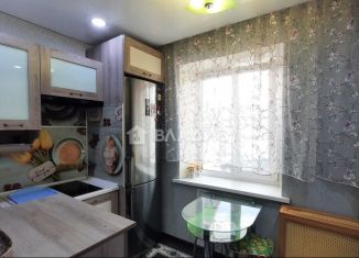 Продажа трехкомнатной квартиры, 64 м2, Тюменская область, 8-й микрорайон, 28