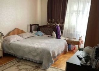 Продается 1-комнатная квартира, 31.7 м2, Карачаевск, улица Курджиева, 4