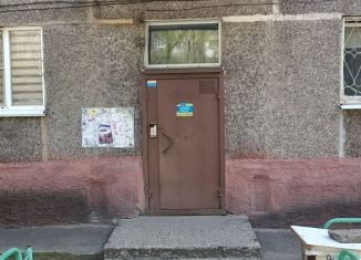 Продаю двухкомнатную квартиру, 41.7 м2, Кемеровская область, улица Шункова, 12