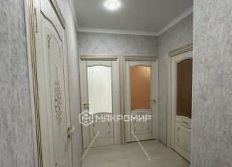 Продается 2-комнатная квартира, 54 м2, Казань, улица Мансура Хасанова, 13А