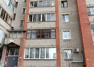 3-комнатная квартира на продажу, 61.7 м2, Киров, Ленинский район, Производственная улица, 10