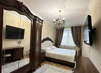 Сдается двухкомнатная квартира, 43.6 м2, Каспийск, улица Байрамова, 21