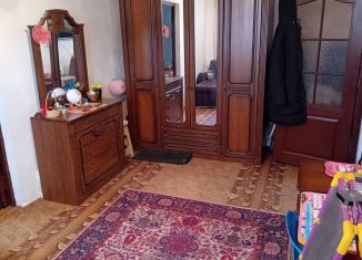 Сдам 2-комнатную квартиру, 55 м2, Грозный, Киевский переулок, 14, Ахматовский район