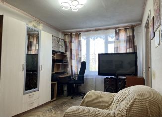 Продается трехкомнатная квартира, 55 м2, Санкт-Петербург, улица Белы Куна, 7к1, метро Проспект Славы