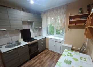 Сдам 2-комнатную квартиру, 47 м2, Смоленская область, улица Октябрьской Революции, 36
