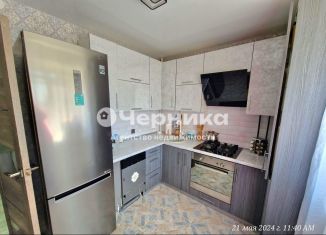 Продается 4-комнатная квартира, 85.9 м2, Новошахтинск, Садовая улица, 36