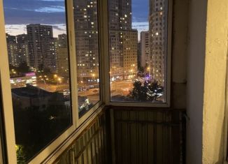 Аренда двухкомнатной квартиры, 40 м2, Москва, Ельнинская улица, 19, метро Крылатское