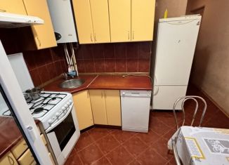 Сдам в аренду 2-комнатную квартиру, 60 м2, Крым, бульвар Старшинова, 21А