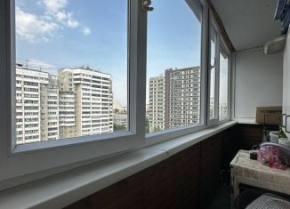4-комнатная квартира на продажу, 74 м2, Екатеринбург, улица Индустрии, 38, метро Проспект Космонавтов