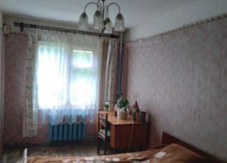 Продается 3-комнатная квартира, 60 м2, Ленинградская область, улица Майора Жаринова, 11