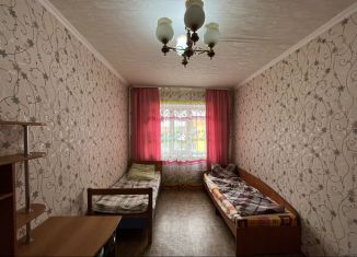 Сдается в аренду четырехкомнатная квартира, 80 м2, Нижнекамск, проспект Химиков, 23