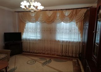Сдается в аренду двухкомнатная квартира, 68 м2, Татарстан, улица Карбышева