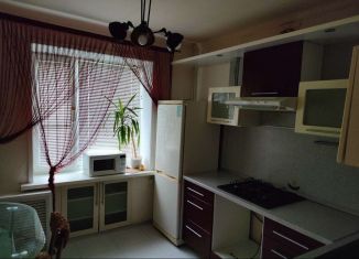 Сдам в аренду двухкомнатную квартиру, 50 м2, Борисоглебск, улица Чкалова, 28А