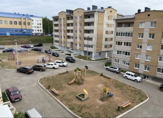 Продается 2-ком. квартира, 52.7 м2, Воткинск, улица Серова, 24, ЖК Курортный